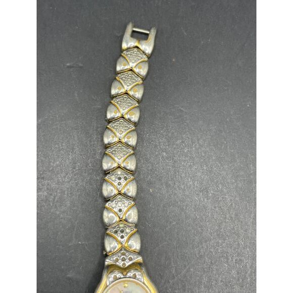 Vintage Caravelle By Bulova Two-Tone 19mm Quartz Women's Watch MOP Dial 7.25-7.5 - Picture 4 of 13